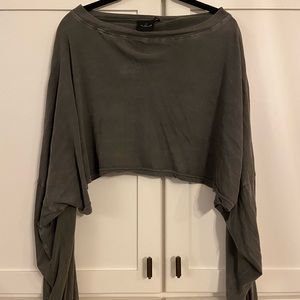 Long sleeved crop top!